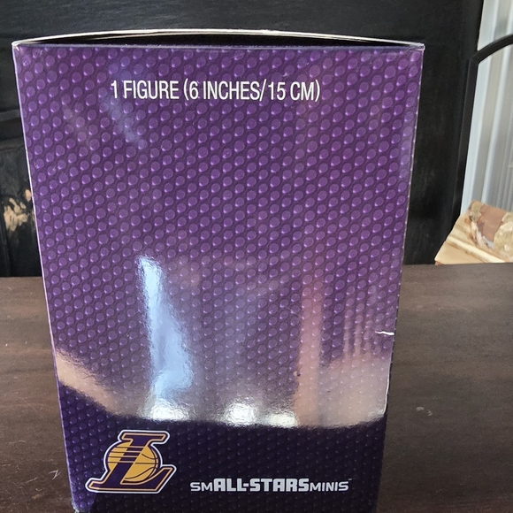 LeBron James Los Angeles Lakers smALL-STARS Minis 6" Vinyl Figurine Purple/Gold - Picture 4 of 5